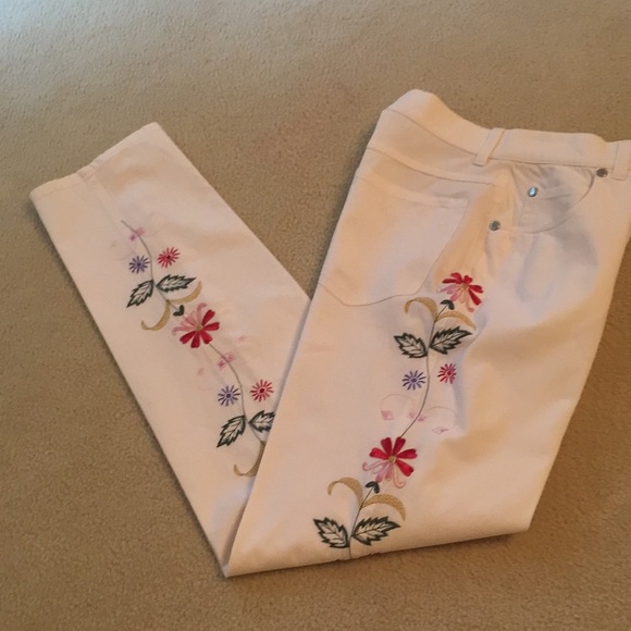 Piazza Sempione Embroidered White Cotton Jeans - Picture 4 of 6